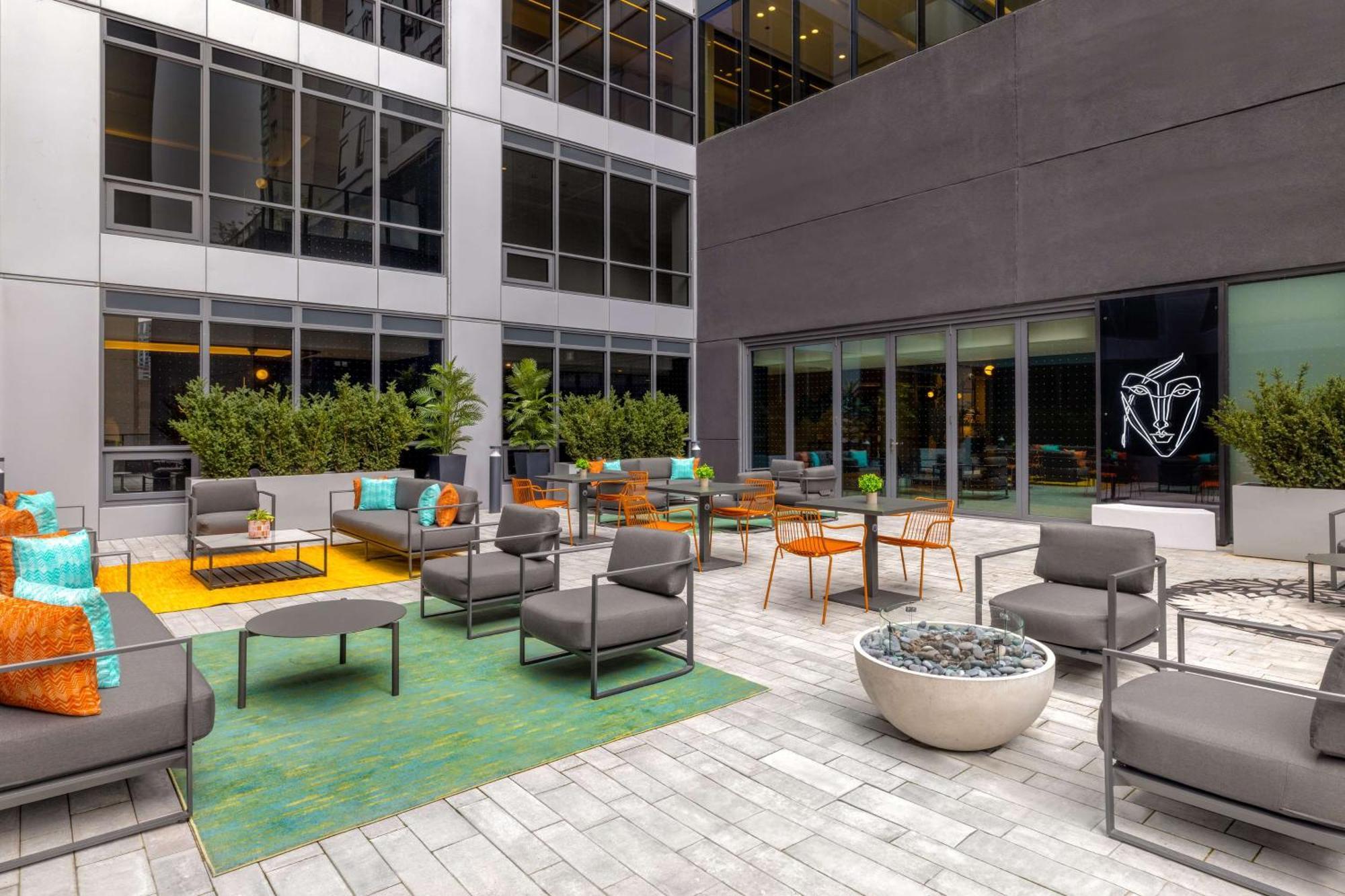 Canopy By Hilton Toronto Yorkville מראה חיצוני תמונה